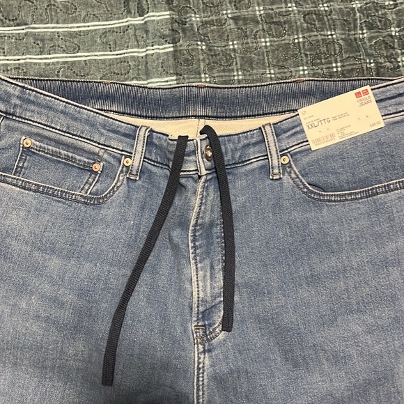 Uniqlo EZY Jeans - Picture 2 of 8